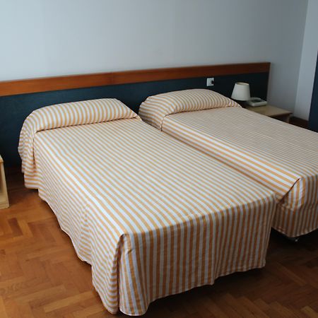 Hotel Mistral Ористано Экстерьер фото