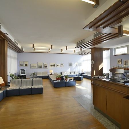 Hotel Mistral Ористано Экстерьер фото