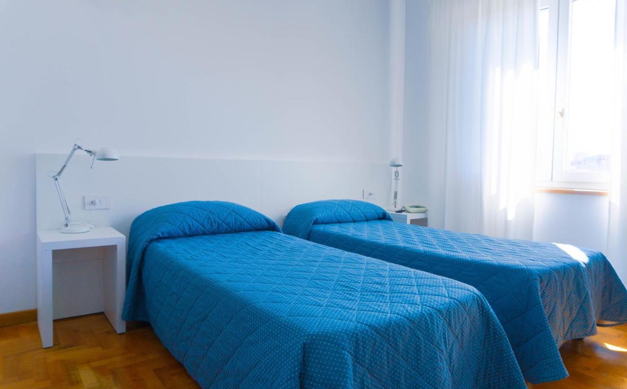 Hotel Mistral Ористано Экстерьер фото