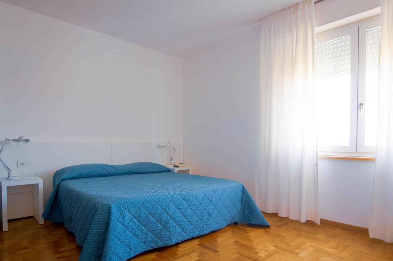 Hotel Mistral Ористано Экстерьер фото