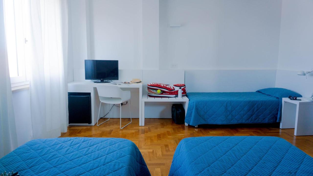 Hotel Mistral Ористано Экстерьер фото