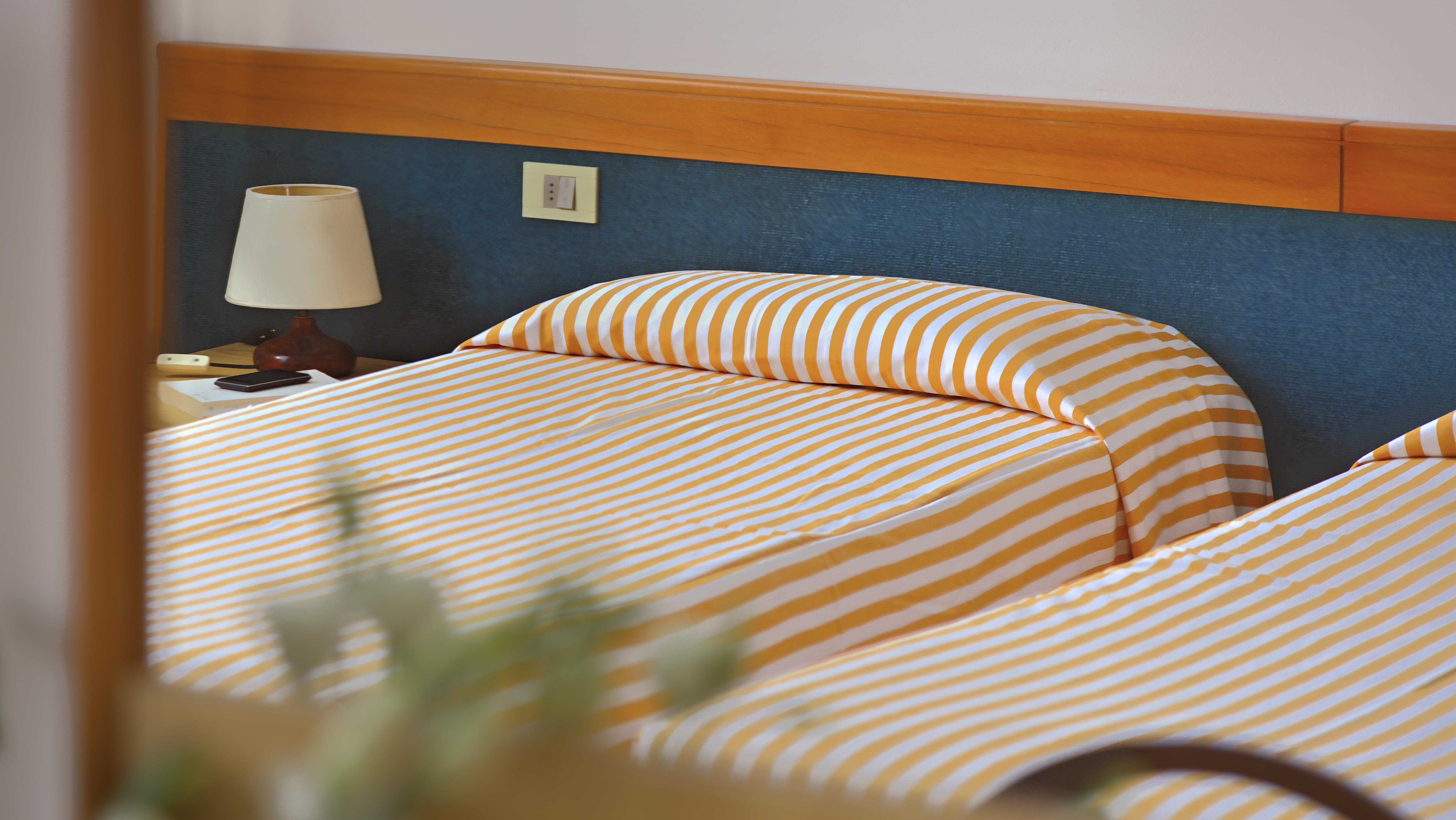 Hotel Mistral Ористано Экстерьер фото