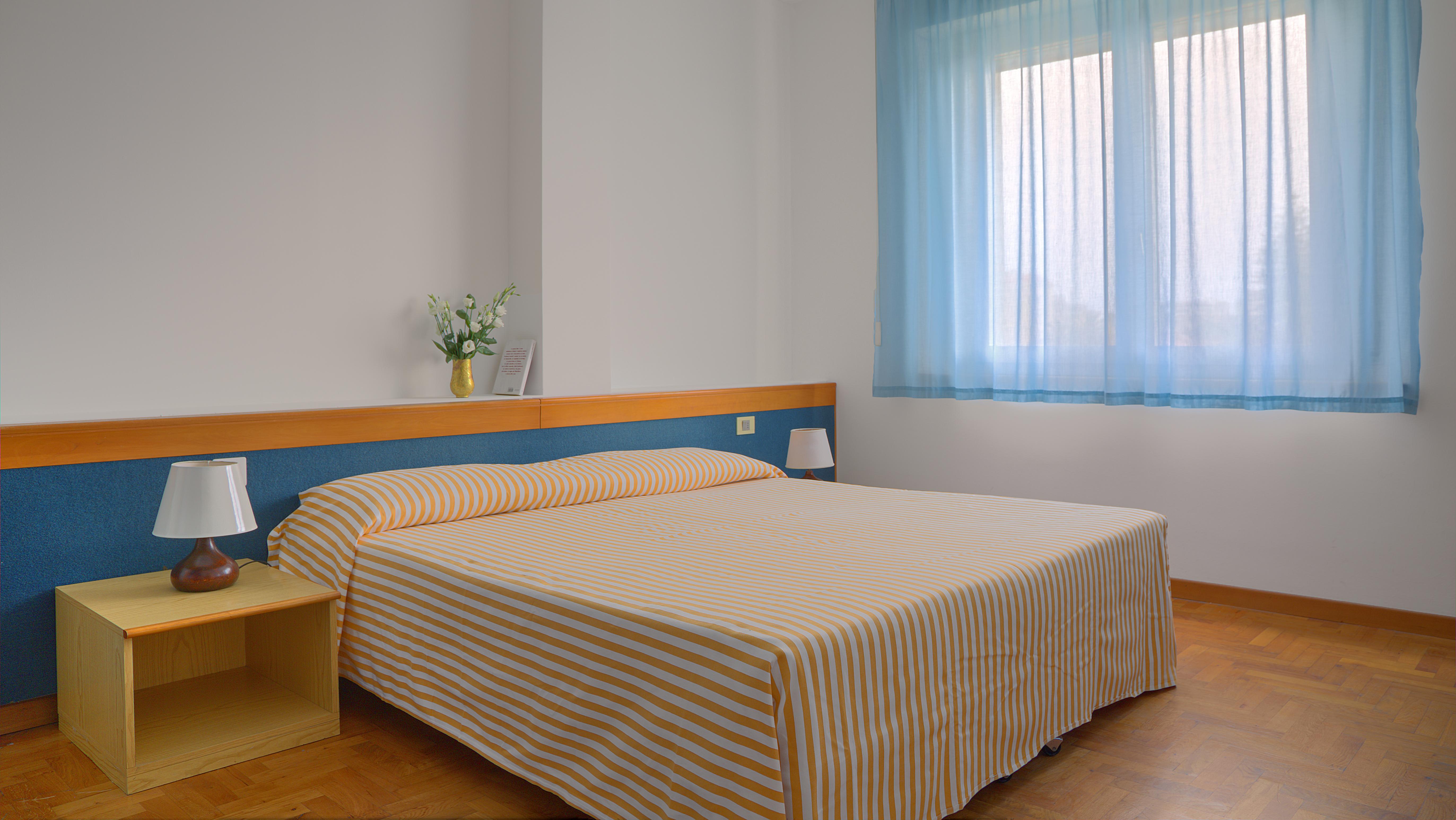 Hotel Mistral Ористано Экстерьер фото