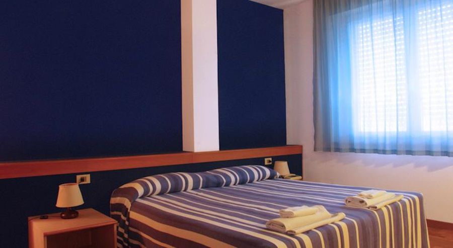Hotel Mistral Ористано Экстерьер фото