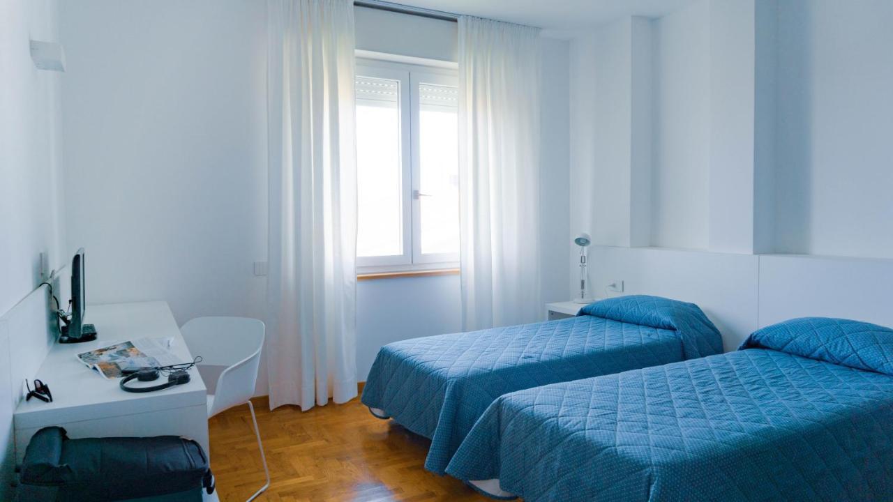 Hotel Mistral Ористано Экстерьер фото